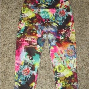 Onzie High Waisted Capri ML